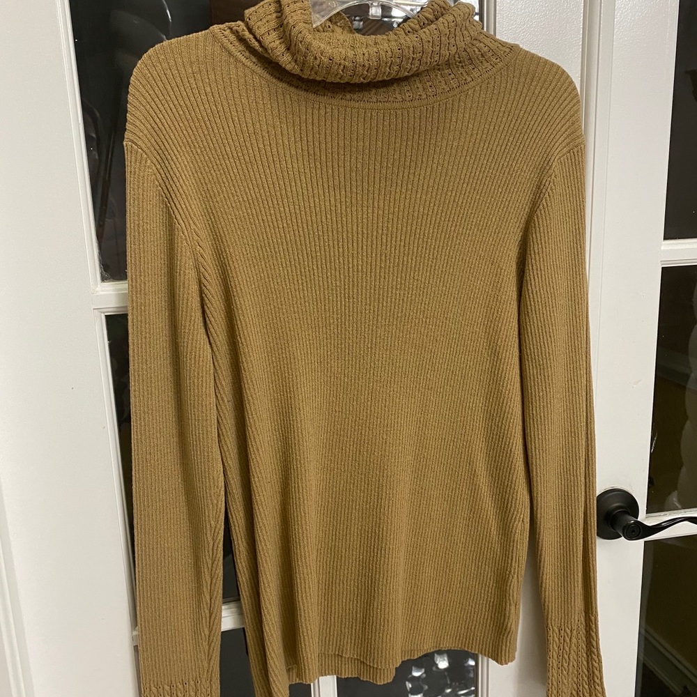 Turtle neck sweater